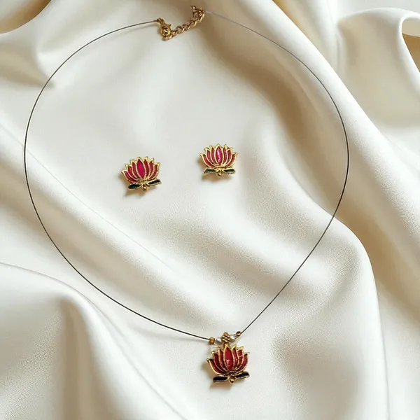 Lotus_Invisible_Necklace_4