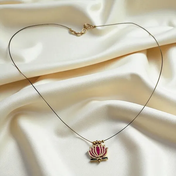 Lotus_Invisible_Necklace_4