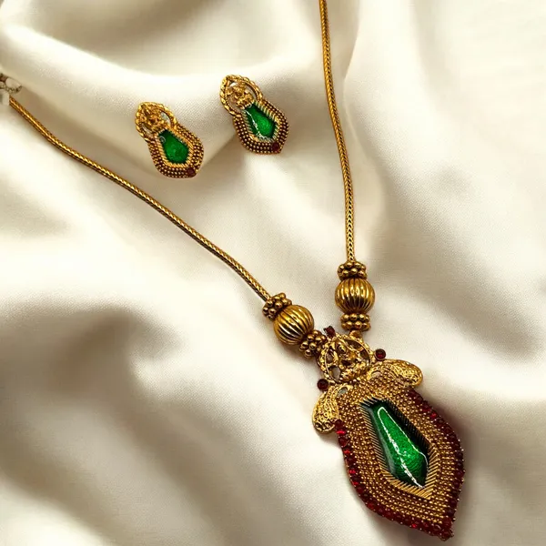 Rajshree_Pendant_Necklace