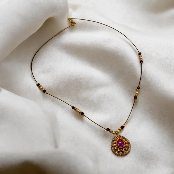 Royal_Petal_Invisible_Necklaces