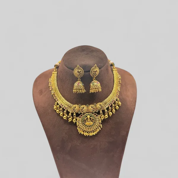Royal_Plume_Necklace