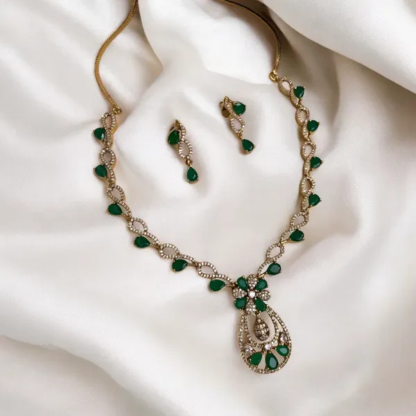 Shiny_Drop_Necklace