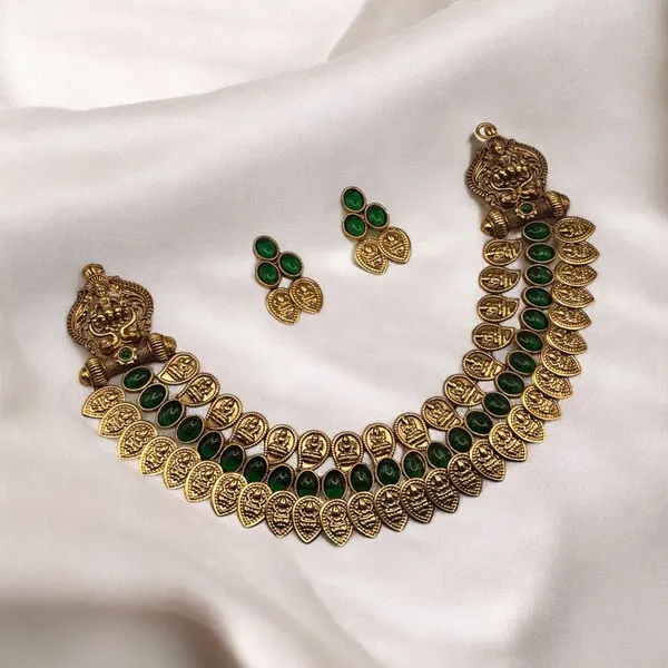 Stud_Leaf_Necklace