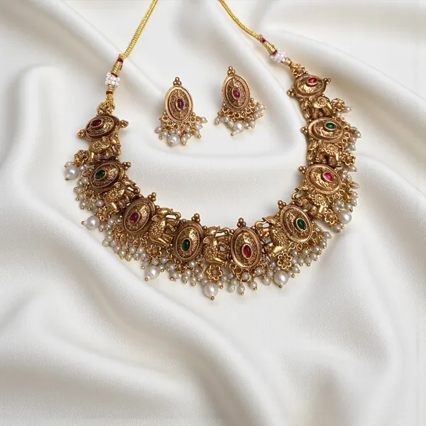 Vanika_Temple_Oval_Necklace