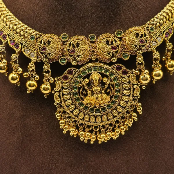 Royal_Plume_Necklace