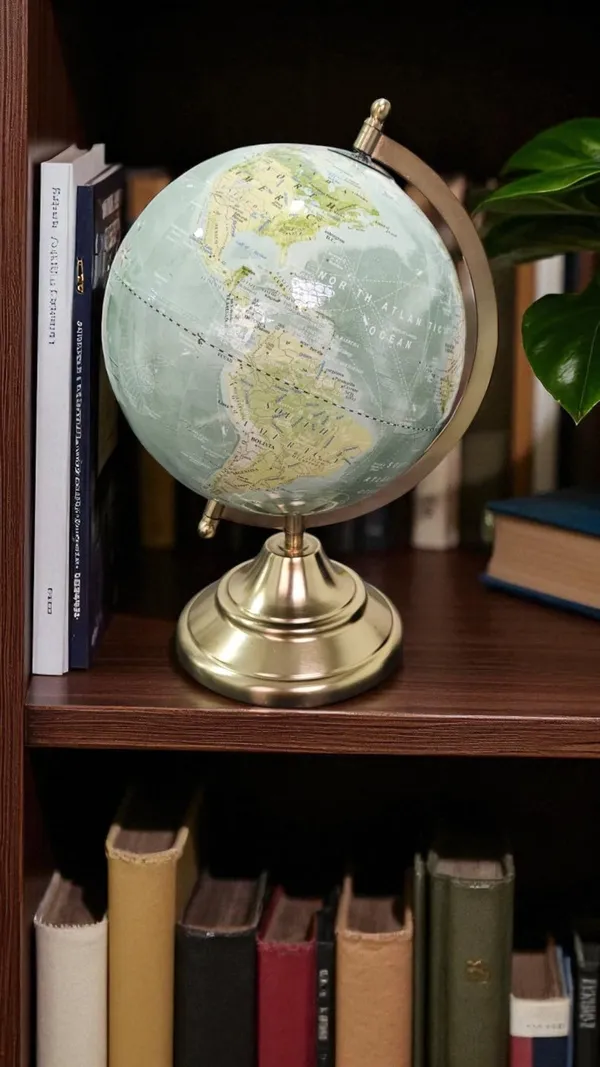 The_Voyager_S_Globe
