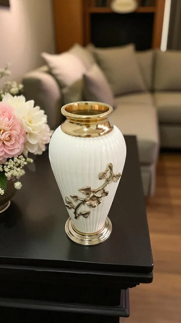 Whispers_Of_Gold_Vase