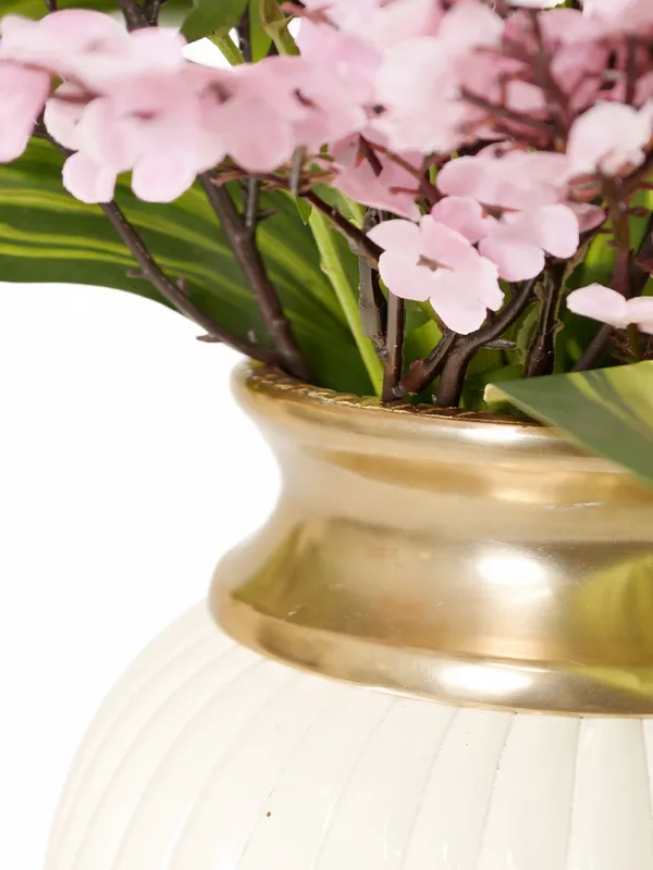 Whispers_Of_Gold_Vase
