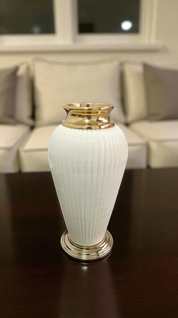 Whispers_Of_Gold_Vase