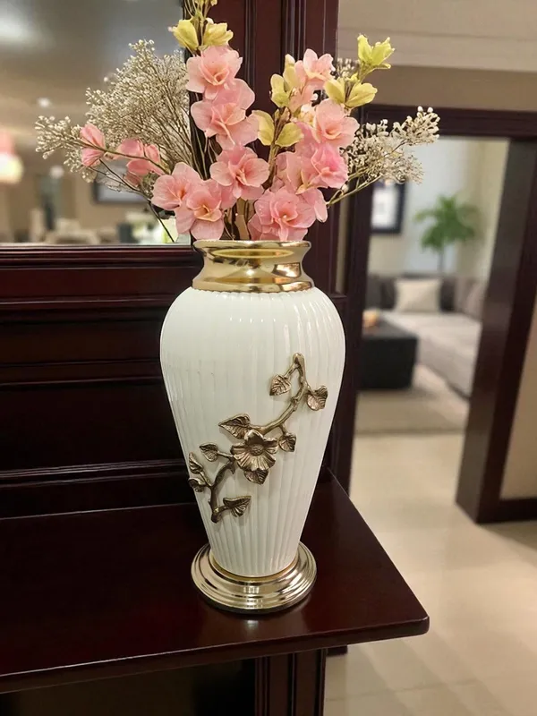 Whispers_Of_Gold_Vase