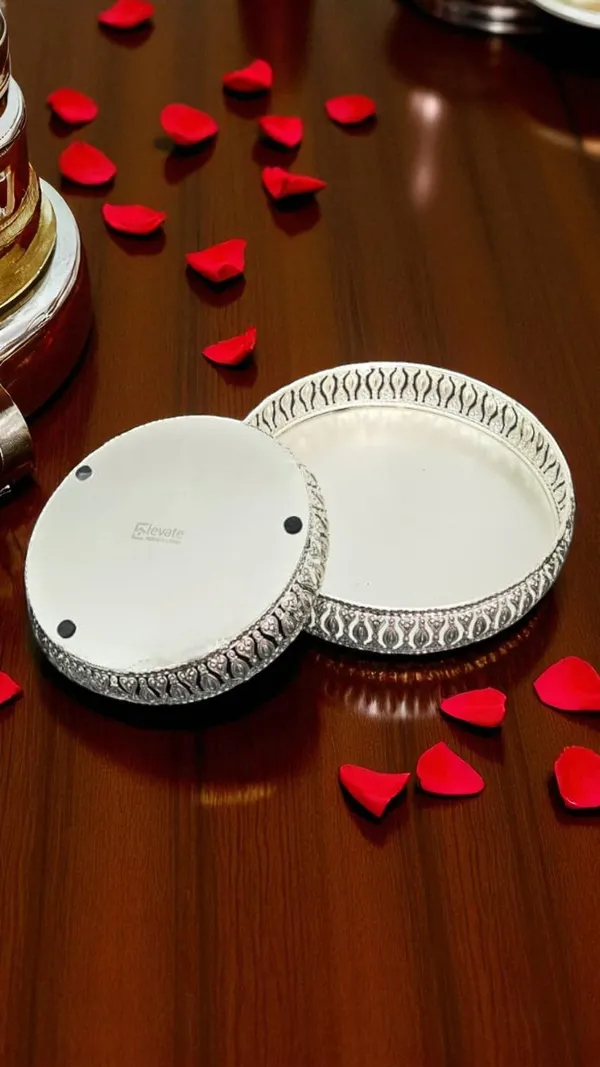 Lace_Edge_Silver_(Set_Of_2_Trays)