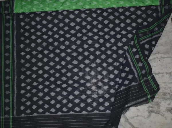 Bandhika_Handloom_Pure_Cotton_Saree_Deep_Green_Parrot_Green_Traditional