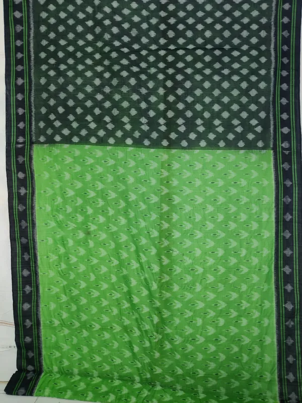 Bandhika_Handloom_Pure_Cotton_Saree_Deep_Green_Parrot_Green_Traditional