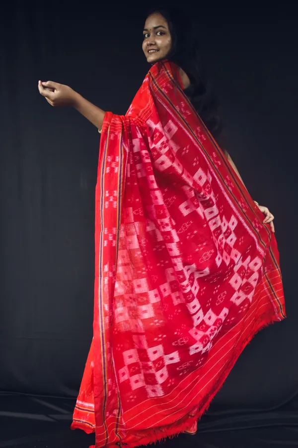 Bandhika_Maniabandha_Ikat_Pure_Cotton_Saree_Red_Cream_Traditional
