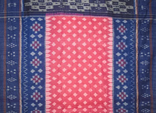 Bandhika_Maniabandha_Ikat_Pure_Cotton_Saree_–_Navy_Blue_&_Rani_Pink_Traditional_Handloom_Design
