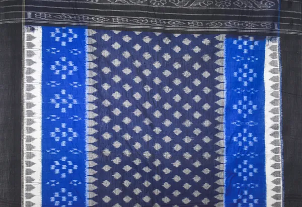 Bandhika_Maniabandha_Ikat_Pure_Cotton_Saree_–_Charcoal_Black_&_Royal_Blue_Traditional_Handloom_Design