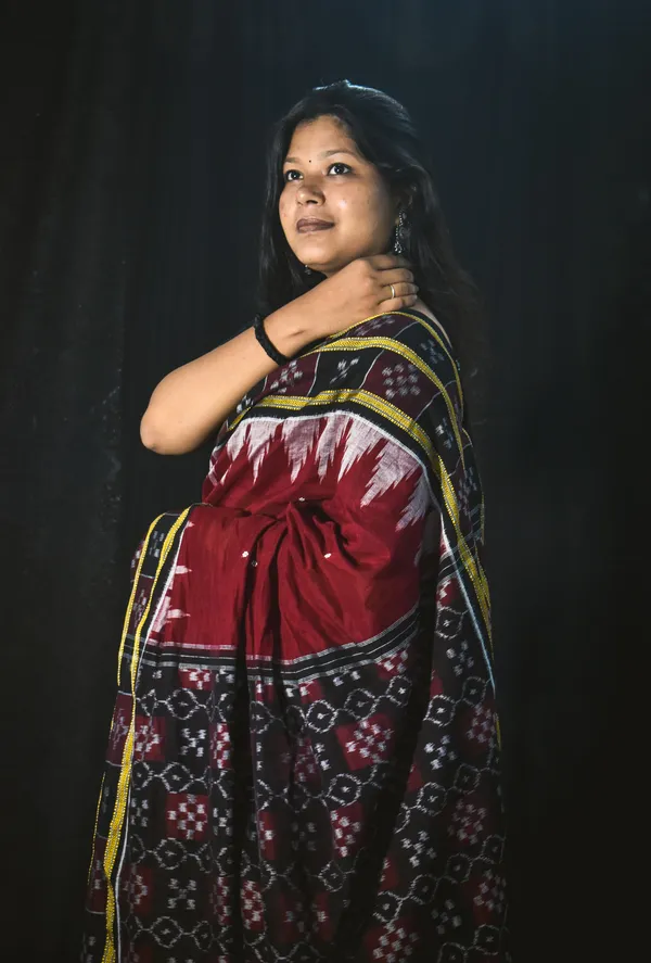 Bandhika_Premium_Handloom_Maniabandha_Ikat_Saree_–_Deep_Maroon_with_Black_&_Gold_Border