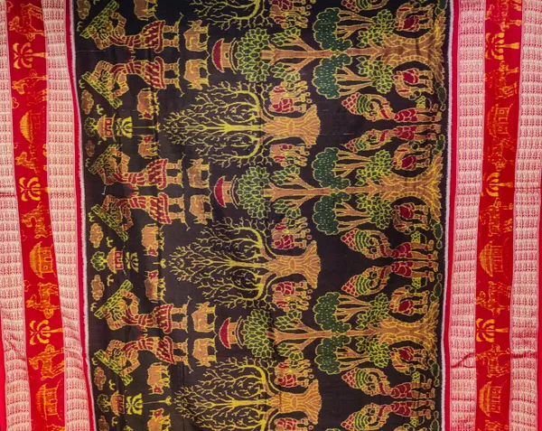 Bandhika_Premium_Heritage_Collection_Pure_Cotton_Maniabandha_Ikat_Handloom_Saree_|_Artisan_Woven_Masterpiece