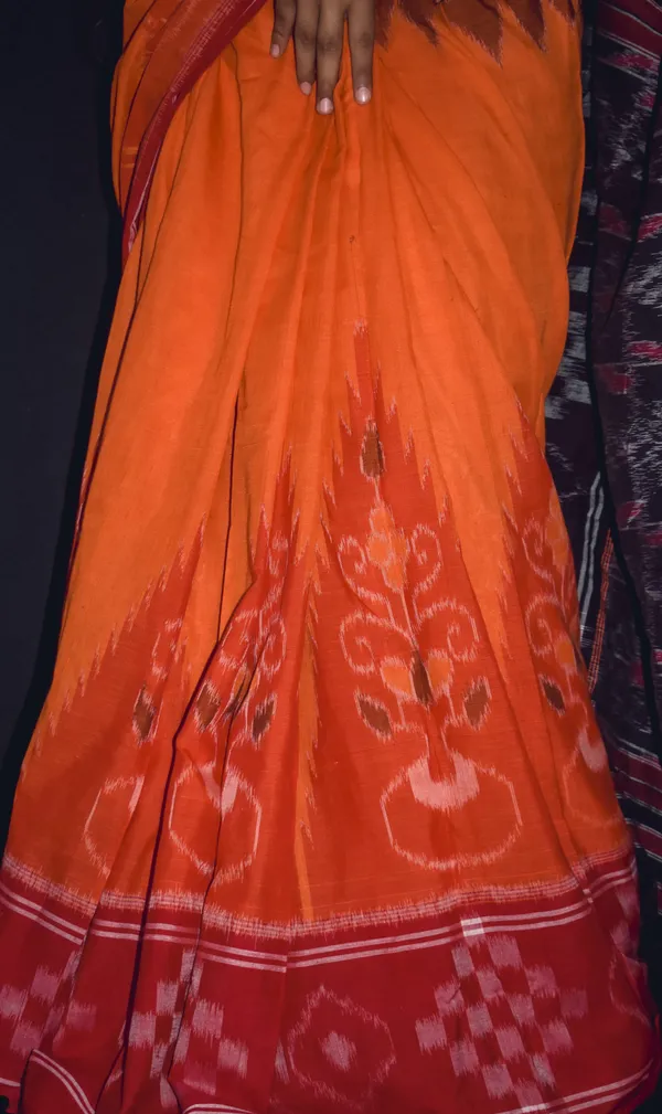 Bandhika_Maniabandha_Ikat_Pure_Cotton_Saree_–_Charcoal_Black,_Burnt_Orange_&_Maroon_Traditional_Handloom_Saree