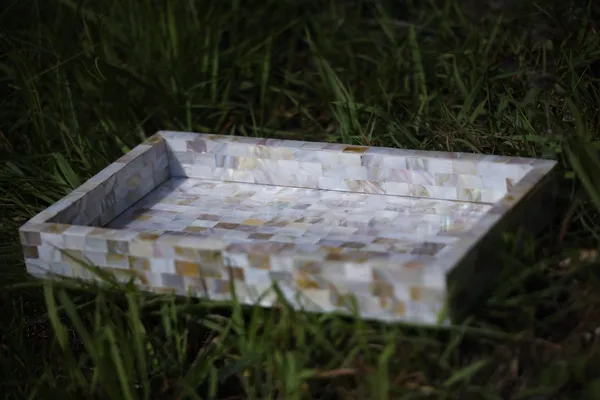 Mother_of_pearl_tray