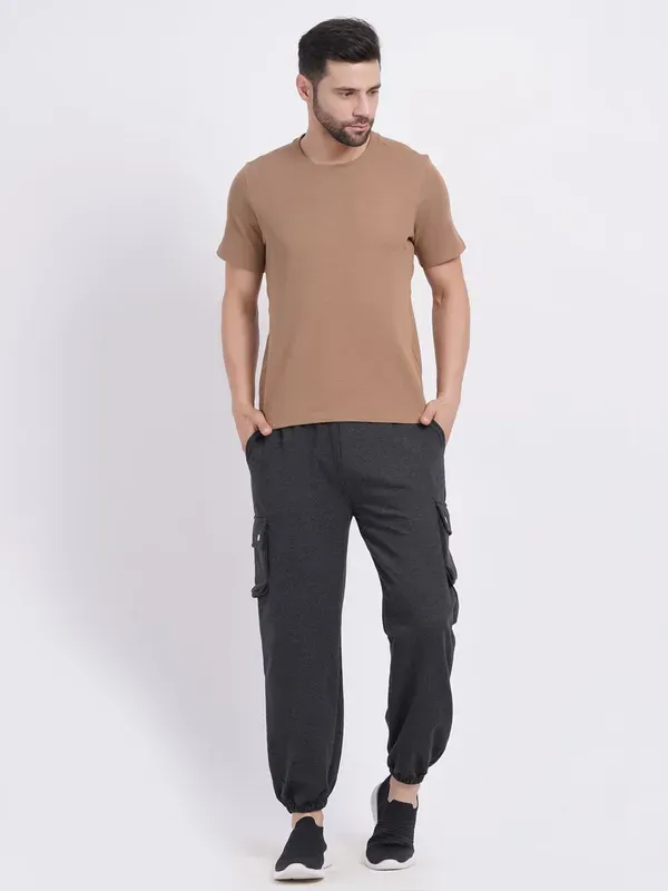 Black_Premium_Cotton_And_Polyester_Cargo_Pants_For_Men