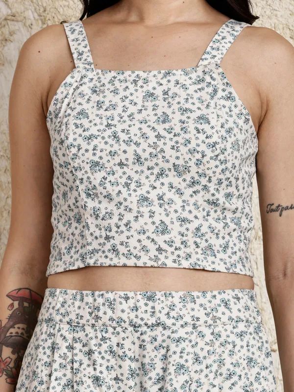 Woman_White_Printed_Cords