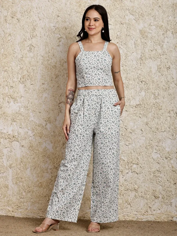 Woman_White_Printed_Cords