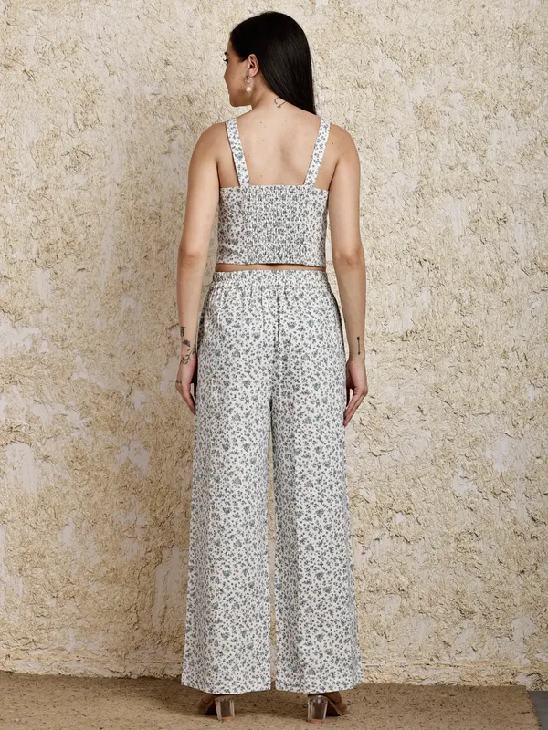 Woman_White_Printed_Cords