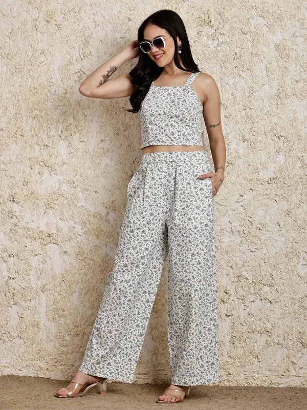 Woman_White_Printed_Cords