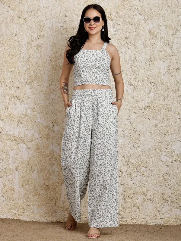 Woman_White_Printed_Cords