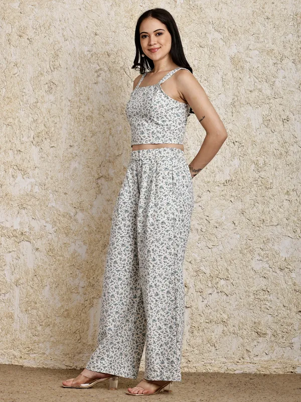 Woman_White_Printed_Cords