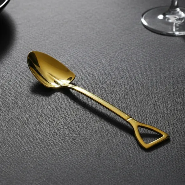 Gold_Triangle_Shaped_Spade_Spoon