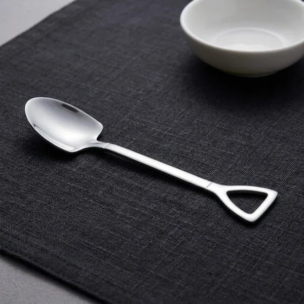 Silver_Triangle_Shaped_Spade_Spoon