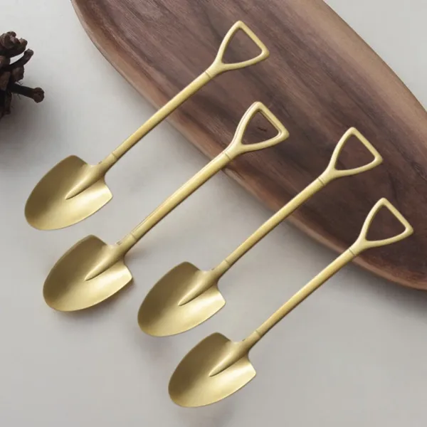 Gold_Triangle_Shaped_Spade_Spoon_Pack_Of_4