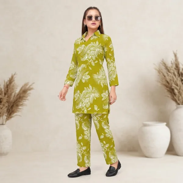 Green_Georgette_Crop_Top_Bottom_Co-Ord_Set_For_Women