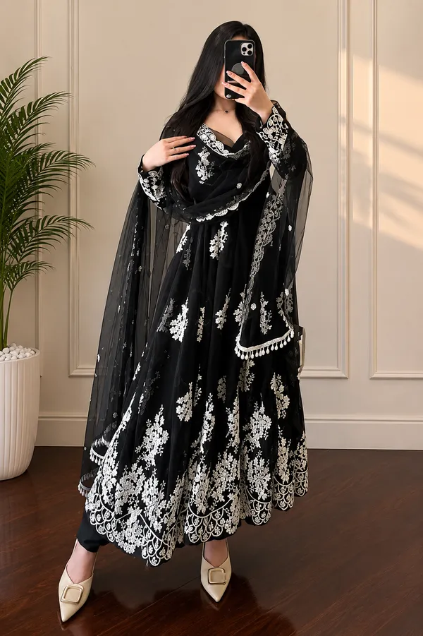 Black_Georgette_Anarkali_Gown_For_Women