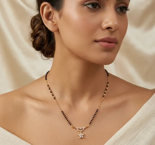 Aanyra_Anti-Tarnish_Floral_Solitaire_Pendant_Mangalsutra_for_Women