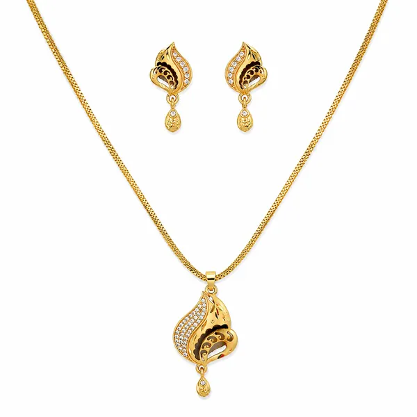 Aanyra_Paisley_Gold_&_Diamond_Pendant_Set