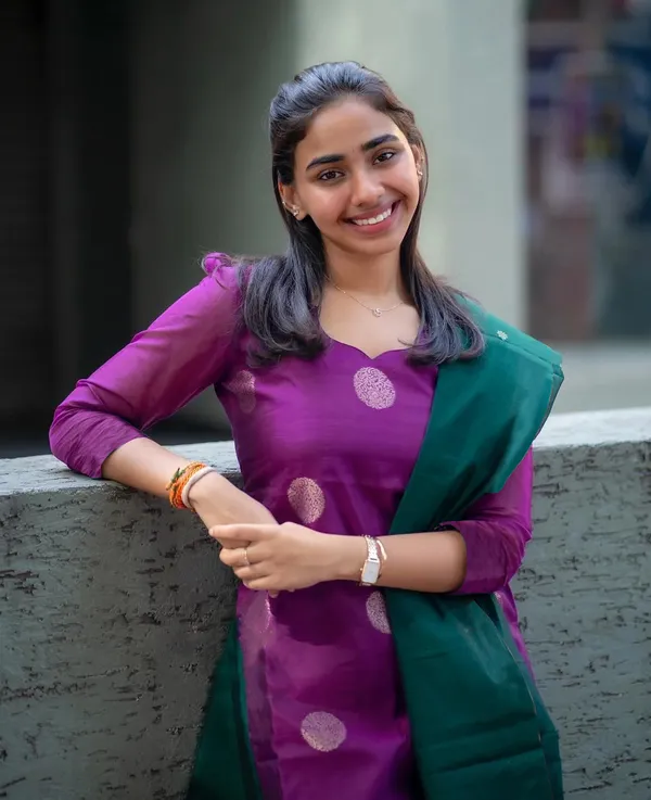 WEAVING_WORK_DRESS