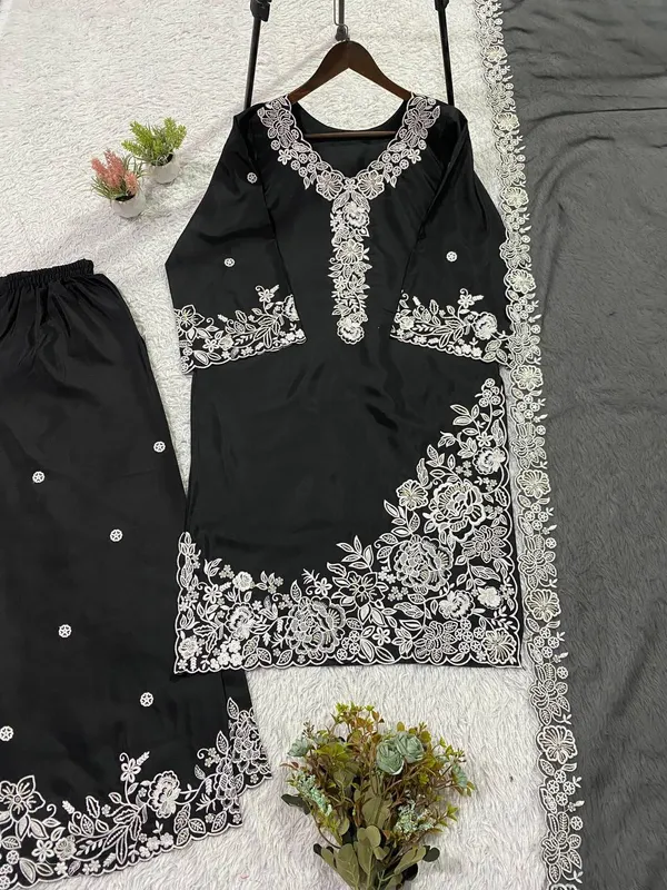 Black_French_Crape_Dress_For_Women