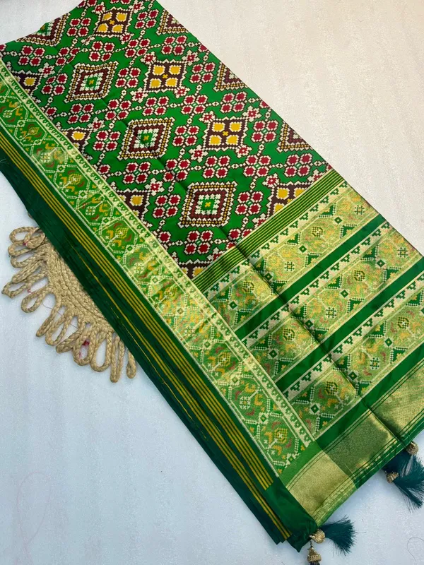 Green_Banarasi_Silk_Saree_For_Women