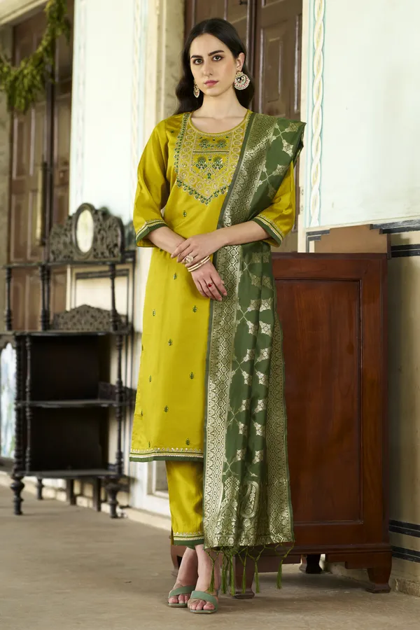 EMROIDERED_WORK_DRESS