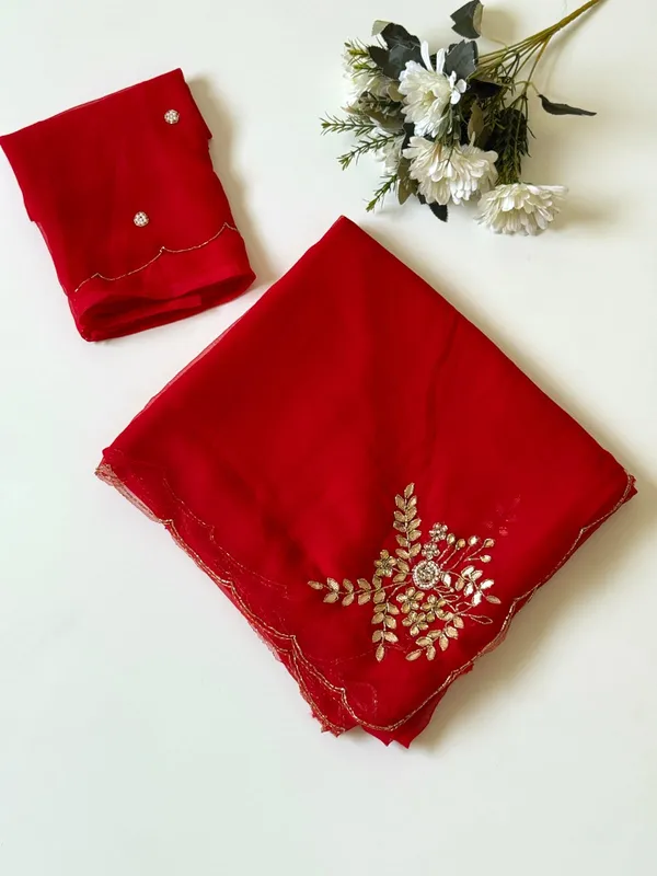 Red_Chiffon_Saree_For_Women