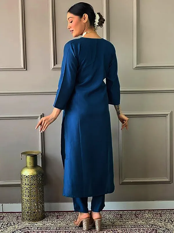 EMROIDER_WORK_SUIT