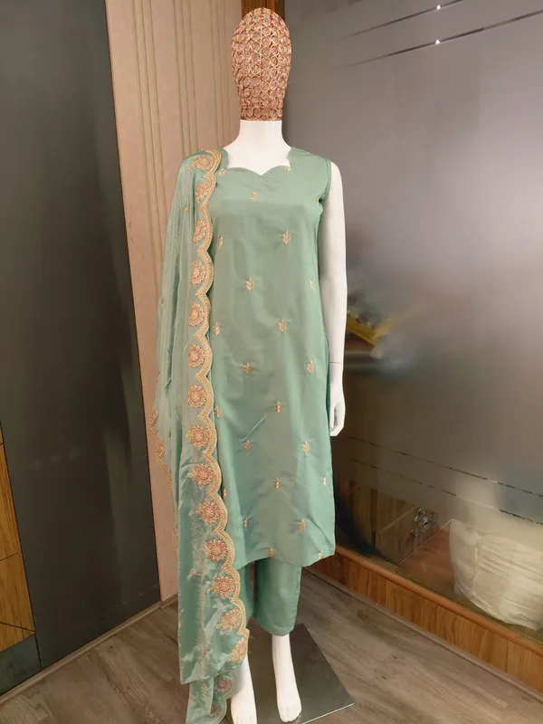 EMROIDERY_WORK_DRESS