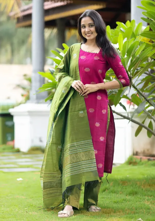 WEAVING_WORK_DRESS