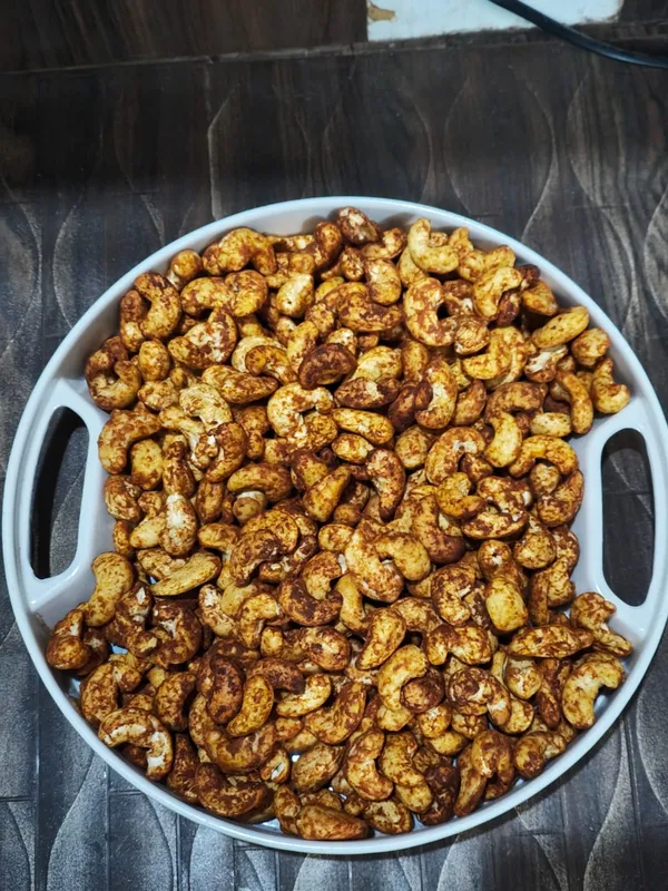 Roast_&_Root_Chilli_Garlic_Cashews_|_Premium_Roasted_Flavoured_Cashews_|_Pack_of_2_(200_g_Each)_|_Total_400_g
