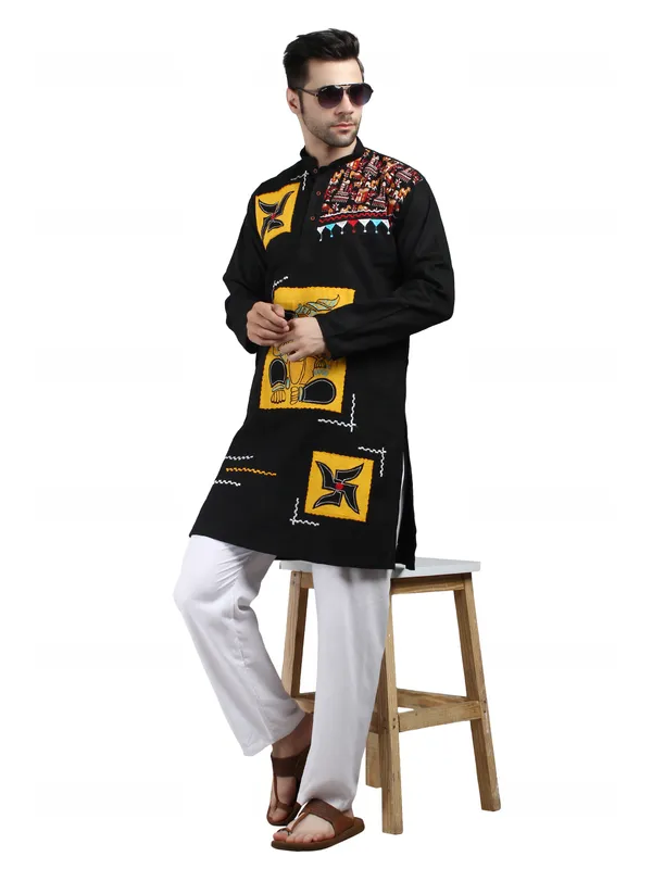 Black_Cotton_Relaxed_Fit_Embroidered_Kurta_For_Men
