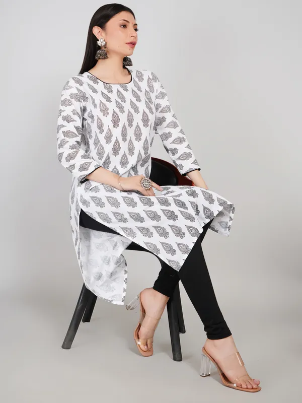 White_Cotton_Straight_Fit_Printed_Kurta_For_Women