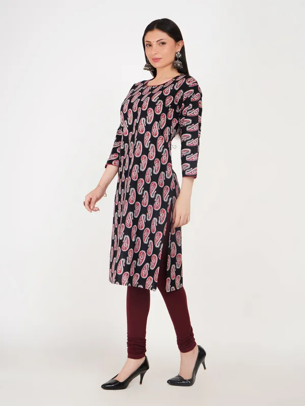 Black_And_Red_Cotton_Straight_Fit_Paisley_Print_Kurta_For_Women